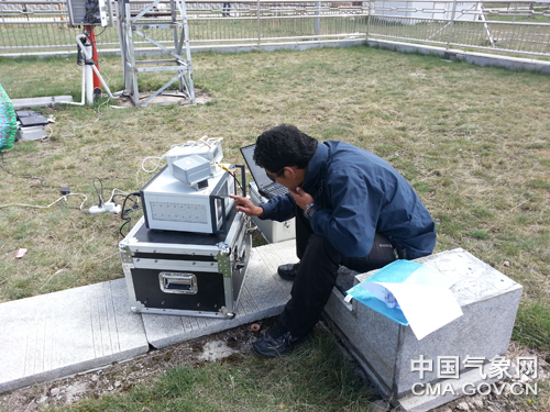 西藏那曲地区开展气象探测仪器设备检定工作，筑牢高原气象数据防线